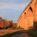 Viadukt im Herbst